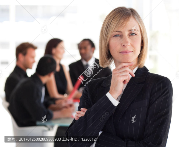 高級女業(yè)務(wù)負(fù)責(zé)人