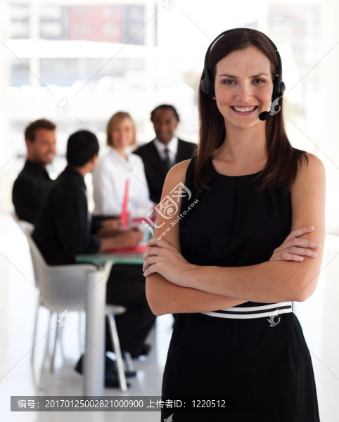 業(yè)務(wù)團(tuán)隊(duì)一起工作