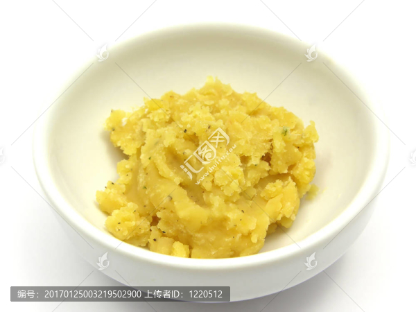 小扁豆泥在白色的碗瓷器