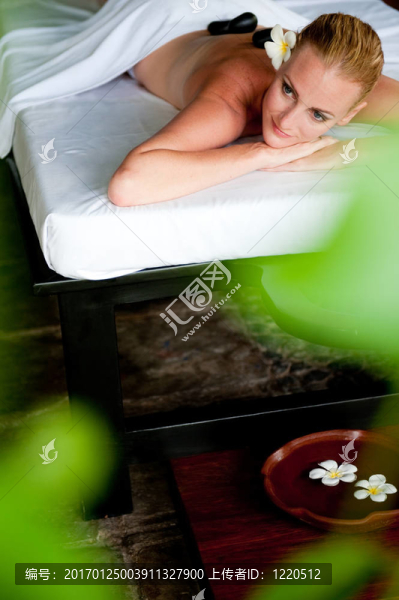 女人在斯帕