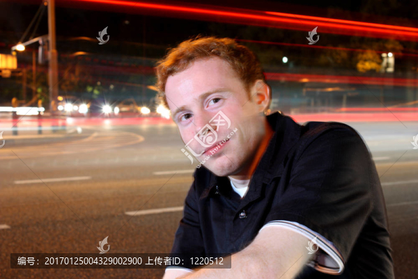 年輕的城市人-匯圖網(wǎng) www.fosd68.com 年輕的城市人