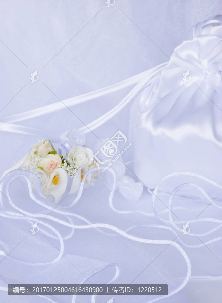婚禮鮮花和新娘包過面紗