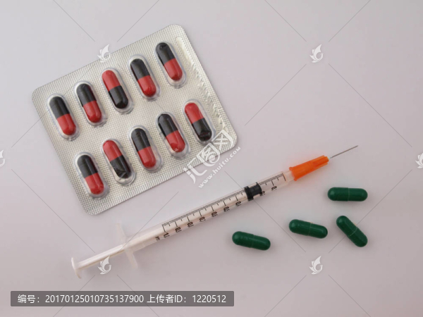皮下注射器和藥物。