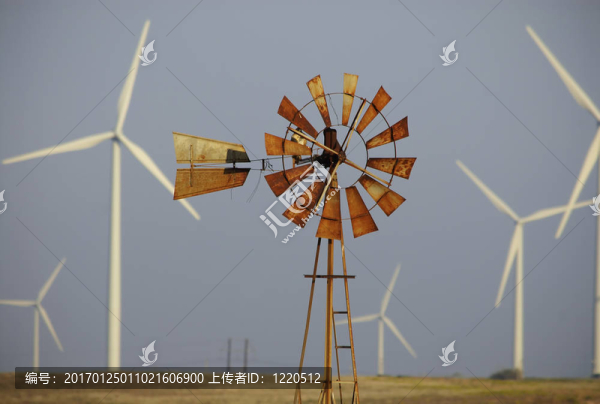 風力渦輪機包圍的風車