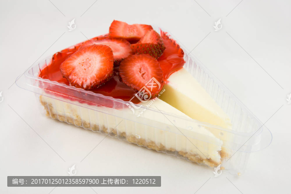 兩片草莓芝士蛋糕