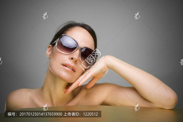 黃金的太陽(yáng)眼鏡