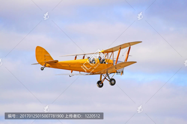 1942黃dh82虎蛾雙翼飛機(jī)。吉普賽大四缸直列發(fā)動(dòng)機(jī)。