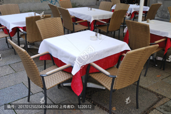 街上的咖啡館