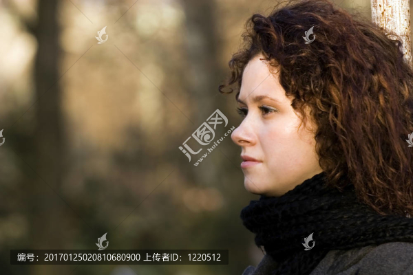 年輕的女人