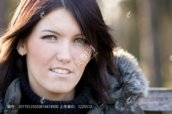 年輕的女人
