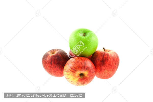 四個紅色和一個綠色的蘋果