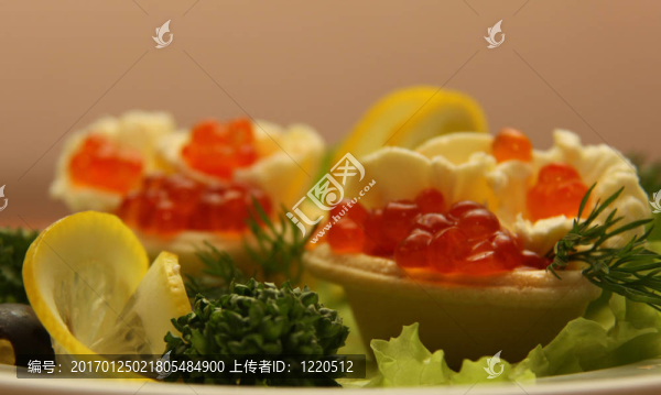 與紅魚子醬氮素