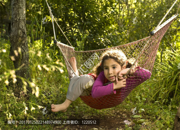 在吊床的夢(mèng)中女孩-匯圖網(wǎng) www.fosd68.com 在吊床的夢(mèng)中女孩