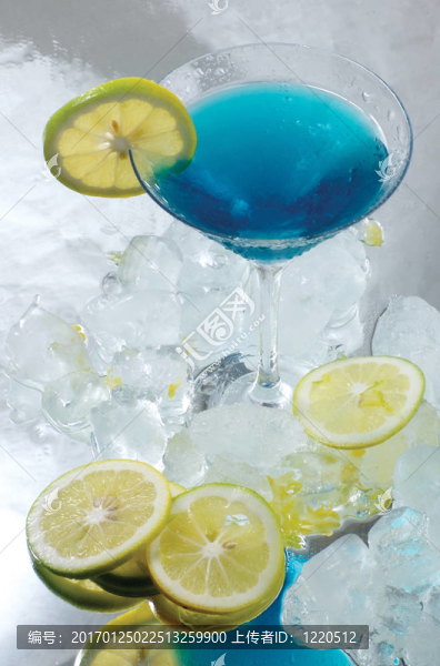 藍(lán)色的雞尾酒