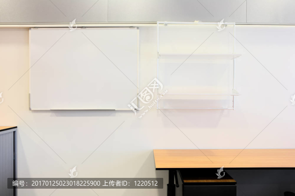 一個新辦公室的內(nèi)部