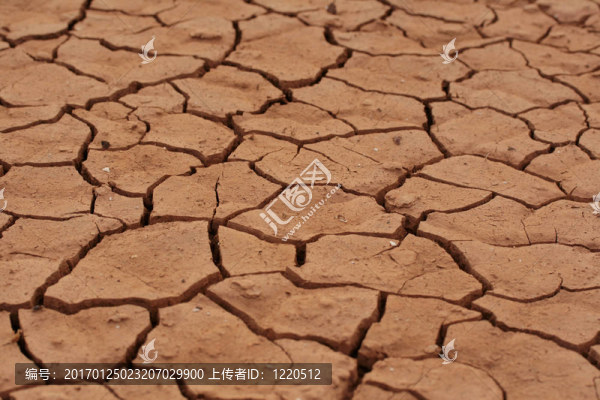 龜裂的土地沙漠