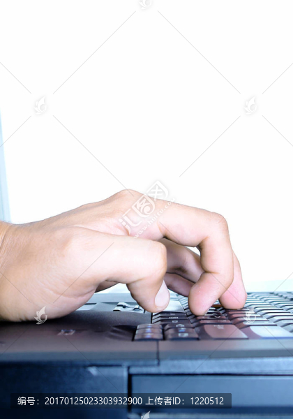 手在鍵盤