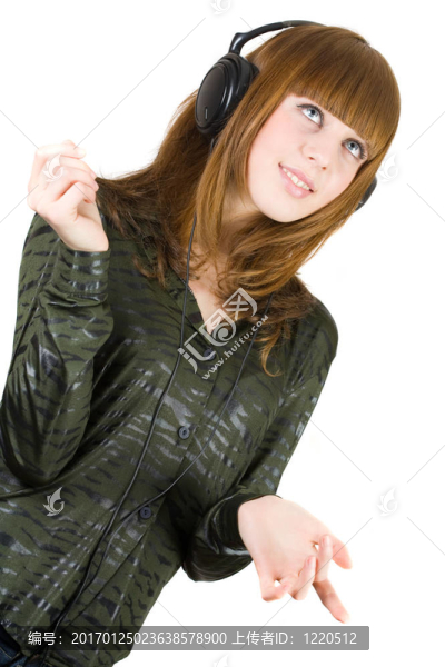 女孩聽音樂