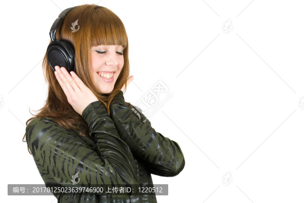 女孩聽音樂