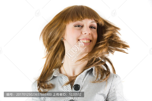 女孩揮舞著她的頭發(fā)-匯圖網(wǎng) www.fosd68.com 女孩揮舞著她的頭發(fā)