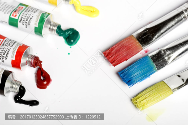 畫家的托盤和刷子