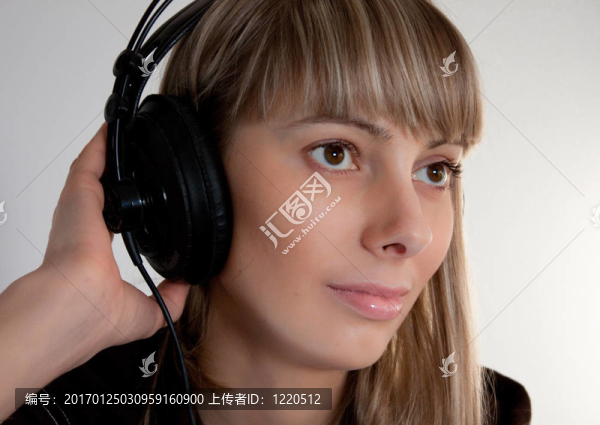 年輕漂亮的女孩
