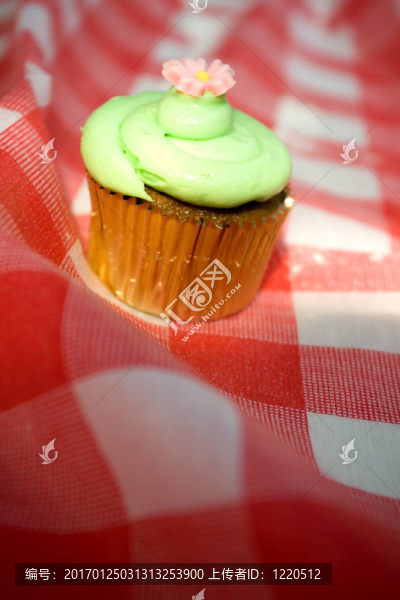紙杯蛋糕-匯圖網(wǎng) www.fosd68.com 紙杯蛋糕