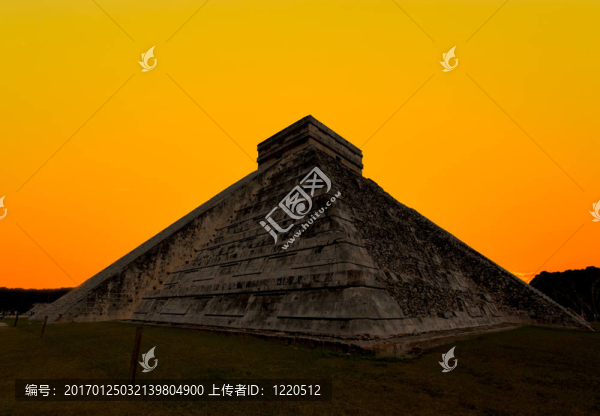 在墨西哥奇琴伊察寺寺廟