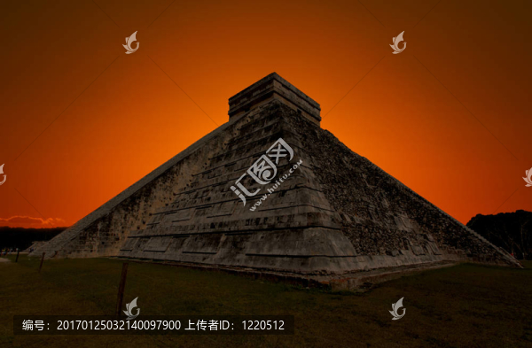 在墨西哥奇琴伊察寺寺廟