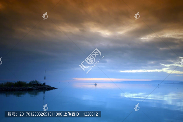 晚霞湖