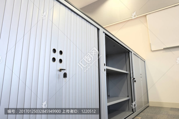 一個(gè)新辦公室的內(nèi)部