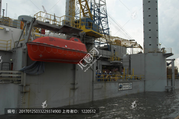 杰克準(zhǔn)備拖車