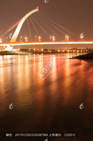 彩色的橋