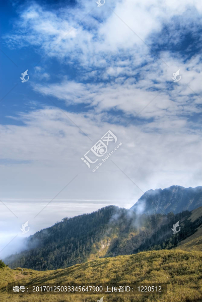 藍(lán)色天空的山-匯圖網(wǎng) www.fosd68.com 藍(lán)色天空的山