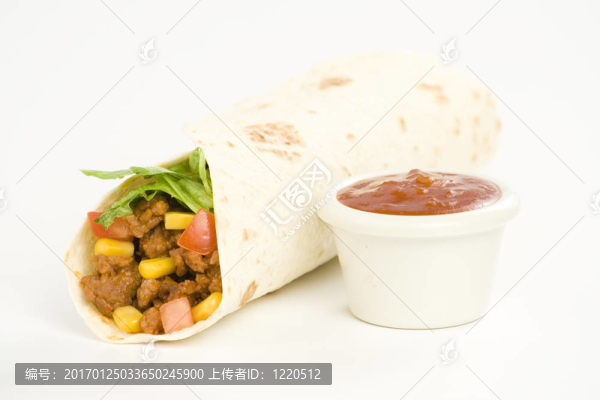 美味的鐵板燒牛肉生菜番茄、辣椒、玉米