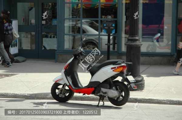 摩托車在街上