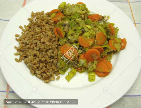 用碾碎的干小麥粒煮菜；胡蘿卜、韭菜