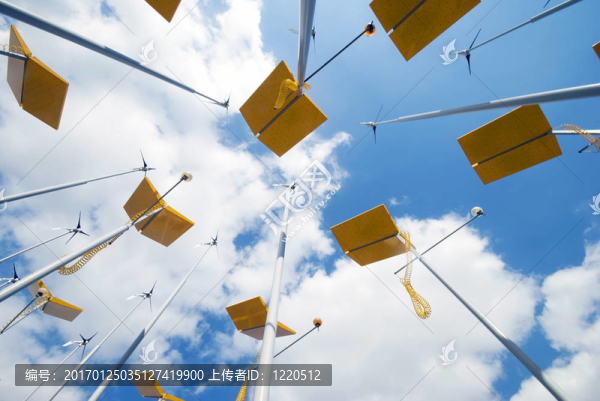 風(fēng)力渦輪機和太陽能電池板