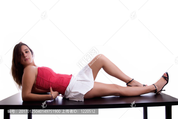 年輕漂亮的女人
