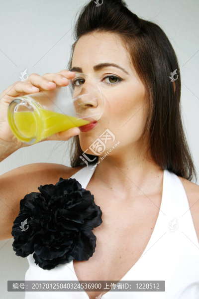 女人與汁