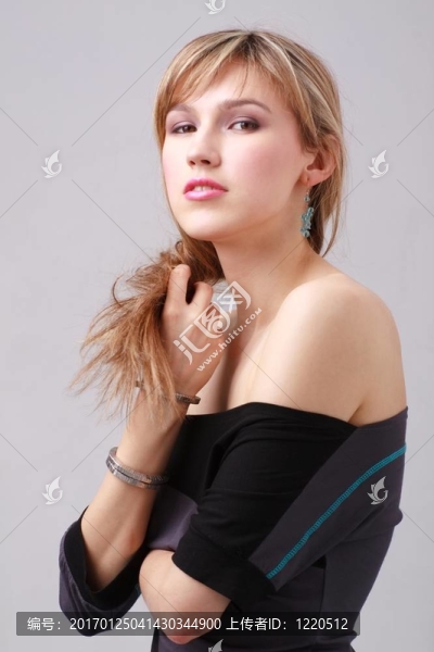 一個美麗的年輕女人的肖像