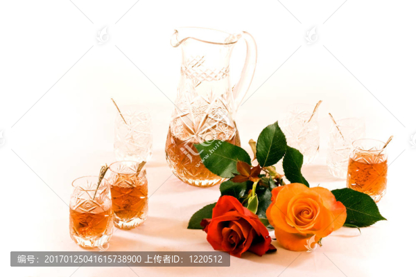 土耳其茶具；可以和眼鏡