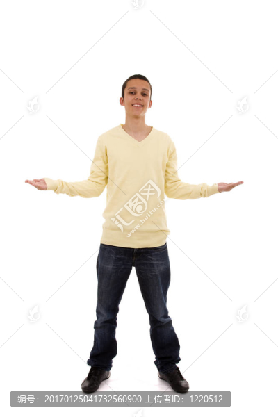 張開(kāi)雙臂的男人