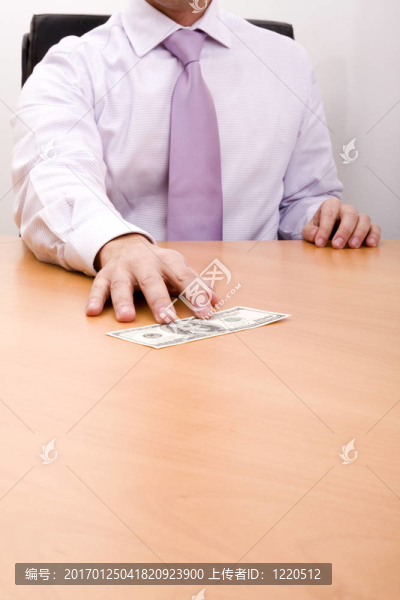 搶美元法案