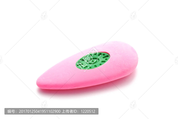 白色背景上的粉紅色橡皮擦。