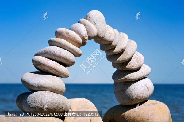 平衡的鵝卵石-匯圖網(wǎng) www.fosd68.com 平衡的鵝卵石