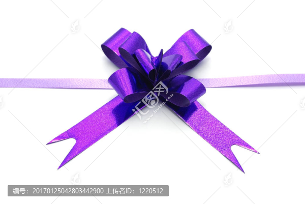 白色背景上的紫絲帶蝴蝶結(jié)。