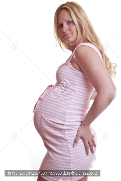 孕婦抱著肚子