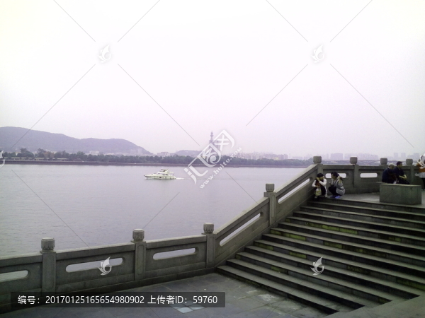 江邊階梯
