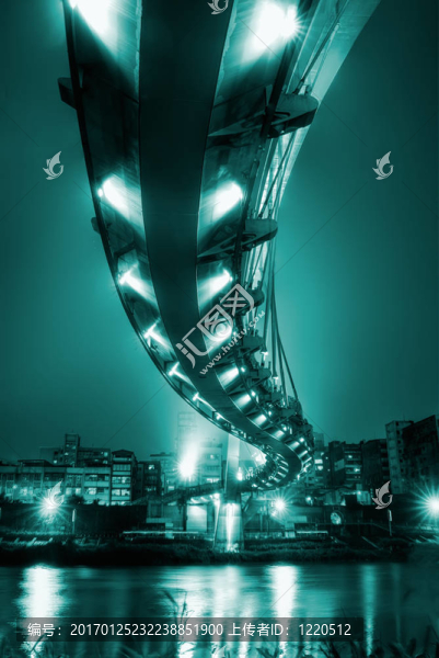 彩色的橋